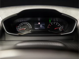 Peugeot 2008 Peugeot 2008 1.2 PureTech Sport (APPLE CARPLAY, GROOT NAVI, 360 CAMERA, STOELVERWARMING, LANE ASSIST, SPORTSTOELEN, LED KOPLAMPEN, CRUISE, NIEUWE APK, NIEUWSTAAT) - afbeelding nr 23