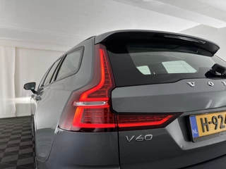 Volvo V60 Volvo V60 2.0 T4 Aut. *FULL-LED | DIGI-COCKPIT | NAVI-FULLMAP | ECC | CRUISE | COMFORT-SEATS | LANE-ASSIST | CARPLAY | 18