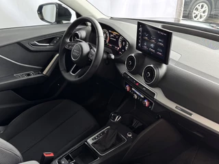 Audi Q2 Audi Q2 35 TFSI 1.5 ✅NIEUW MODEL✅ S EDITION 150PK VIR.COCKPIT ELEK.KLEP TOUCHSCREEN CARPLAY NAVI CAMERA MATRIX LED STOELVERW. PDC KEYLESS 11/2024 