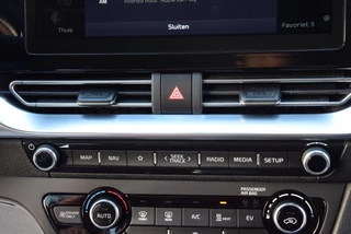 Kia e-Niro Kia e-Niro ExecutiveLine 64 kWh | Stoelverwarming/koeling | Elektrisch verstelb. bestuurdersstoel met geheugen | Draadloze telefoonlader | - afbeelding nr 33