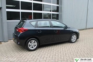 Toyota Auris Toyota Auris 1.8 Hybrid Aspiration NL Auto 1e Eigenaar 97.466 KM Navigatie. - afbeelding nr 2