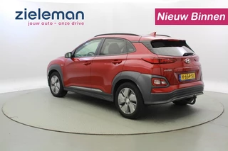 Hyundai Kona Hyundai Kona Electric Premium 64 kWh - Carplay, Camera, Leer, Stoelverw. - afbeelding nr 2