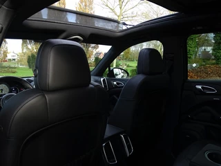 Porsche Cayenne Porsche Cayenne 3.0 S E-Hybrid 410PK / Porsche Sport Design / LED - afbeelding nr 25