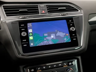 Volkswagen Tiguan Volkswagen Tiguan 1.5 TSI ACT Sportline Business 150Pk Automaat (PANORAMADAK, APPLE CARPLAY, GROOT NAVI, LED KOPLAMPEN, KEYLESS, LEDEREN SPORTSTOELEN, STOELVERWARMING, ADAPTIVE CRUISE, ELEK ACHTERKLEP, GETINT GLAS, NIEUWSTAAT) - afbeelding nr 33