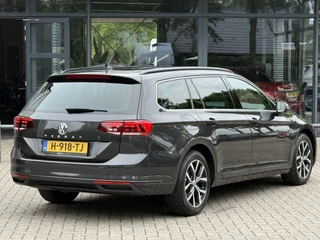 Volkswagen Passat Volkswagen Passat Variant 1.5 TSI Automaat/Trekhaak/Climate control/Stoelverwarming/150PK Keyless entry - afbeelding nr 2