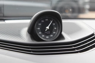 Porsche Taycan Porsche Taycan Performance 84 kWh / Panoramadak / Camera / Passenger Display / 20'' / Luchtvering / Sportchrono / Stoelventilatie / Stuurverwarming / Dodehoek / Apple CarPlay / Stoelverwarming / Cruise Control - afbeelding nr 29