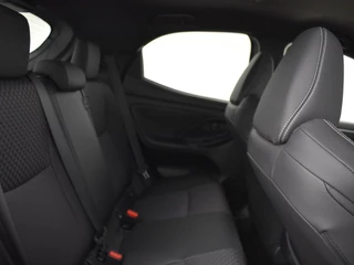 Toyota Yaris Toyota Yaris 1.5 Hybrid 130 Executive | Stuur en Stoelverwarming | PDC V+A | - afbeelding nr 16