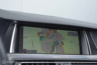 BMW 5 Serie BMW 520d Touring Luxury Mineralgrau Leder Pano HUD 360°Cam Comfortstoelen Keyless 18