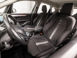 BMW 2 Serie Automaat (NAVIGATIE, CLIMATE, PARKEERSENSOREN, LED KOPLAMPEN, SPORTSTOELEN, CRUISE, TREKHAAK, ELEK ACHTERKLEP, NIEUWSTAAT) - afbeelding nr 14