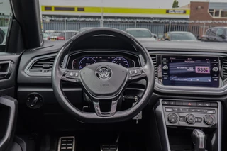 Volkswagen T-Roc Volkswagen T-Roc Cabrio 1.5 TSI R-Line ACC VIRTUAL COCKPIT STOELVERWARMING AUTOMAAT LEDER CAMERA - afbeelding nr 17