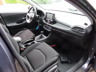 Hyundai i30 Hyundai i30 1.4 T-GDI Aut. Ecc Cruise Navi Trekhaak Pdc 2018 - afbeelding nr 31