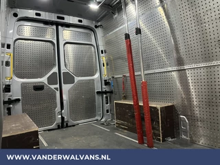 Volkswagen Crafter Volkswagen Crafter 2.0 TDI 140 pk L3H3 L2H2 Euro6 Airco | Camera | Apple Carplay | Cruisecontrol Parkeersensoren, Android Auto, Chauffeursstoel, Bijrijdersbank, 3000kg trekvermogen, zilver - afbeelding nr 16