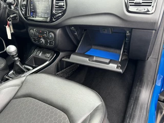 Jeep Compass Jeep COMPASS 1.4 MultiAir Sport Cruise control Climate control Apple / Android DAB Achteruitrijcamera - afbeelding nr 37