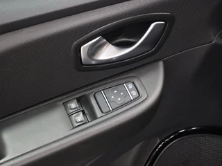 Renault Clio Renault Clio Estate 0.9 TCe Zen [BASS REFLEX AUDIO, CRUISE CONTROL, AIRCO, NAVIGATIE, BLUETOOTH, NIEUWSTAAT] - afbeelding nr 12