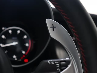 Alfa Romeo Giulia Alfa Romeo Giulia 2.0 Turbo 280 PK Competizione Q4 AWD | Harman | Veloce | 19