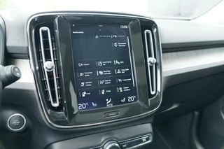 Volvo XC40 Volvo XC40 1.5 T5 Recharge Inscription - Dealer onderhouden - Panoramisch schuif/kanteldak - Stoel en stuurwielverwarming - Harman Kardon - Elektrisch verstelbare stoelen - Adaptieve cruise control i.c.m. BLIS - 360 graden camera - - afbeelding nr 38