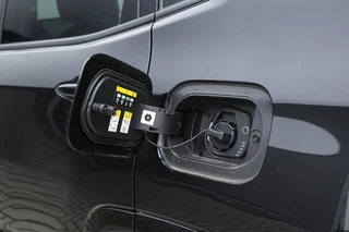 Jeep Compass Jeep Compass 4xe 240 PK Hybrid S | Leder | Navi | Winter | Camera | 19