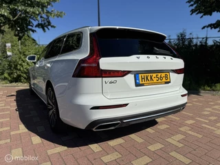 Volvo V60 Volvo V60 2.0 T6 Recharge AWD R-Design / Carplay - afbeelding nr 17