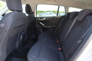 Ford Focus Ford Focus 1.0 Ecoboost. Tend Edition Business NAVI, Winterpack, PDC - afbeelding nr 16