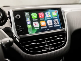 Peugeot 2008 Automaat (APPLE CARPLAY, NAVIGATIE, CAMERA, CLIMATE, CRUISE, SPORTSTOELEN, PARKEERSENSOREN, NIEUWE APK, NIEUWSTAAT) - afbeelding nr 8
