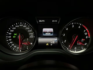 Mercedes-Benz GLA Mercedes GLA-klasse 180 AMG Night Edition Pano Sfeer NAP - afbeelding nr 36