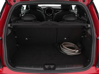 MINI Electric (INCL-BTW) Aut. *PANO | FULL-LEATHER | FULL-LED | HARMAN/KARDON-SOUND | KEYLESS | CAMERA | SPORT-SEATS | NAVI-FULLMAP  | ECC | HEATED-SEATS | AMBIENT-LIGHT | DAB | DIGI-COCKPIT | PDC | 17