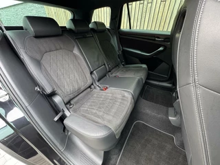 Škoda Kodiaq Skoda Kodiaq 1.5 TSI Sportline Automaat | Trekhaak uitklapbaar | Navigatiesysteem | Stoelverwarming | Stuurverwarming | Getint glas | Cruise control | 20 inch lichtmetalen velgen | Achteruitrijcamera | Parkeersensoren voor en achter - afbeelding nr 48
