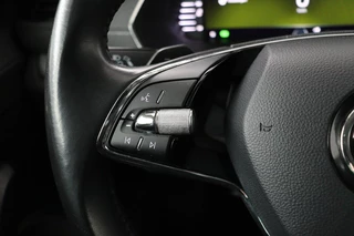 Škoda Octavia Skoda Octavia 1.0 e-TSI Business Edition Plus |  Stoelverwarming | Trekhaak | Adaptive cruise | Carplay | Full LED | Keyless | Sfeerverlichting - afbeelding nr 13