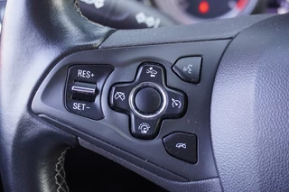 Opel Astra Opel Astra Sports Tourer 1.4 Turbo Innovation / Trekhaak / Camera/ AGR-stoelen / Navi / DAB+ - afbeelding nr 22