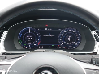 Volkswagen Passat Volkswagen Passat 1.4 TSI GTE Highline Pano Alcantara Virtual - afbeelding nr 20
