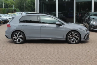 Volkswagen Golf Volkswagen Golf 1.5 eTSI R-Line / Panoramadak / Camera / Harman Kardon / Matrix LED / 18'' / Navigatie / DAB / ACC / Dodehoek / Stuurverwarming / Stoelverwarming - afbeelding nr 5