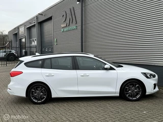 Ford Focus Ford Focus Wagon 1.0 EcoBoost ST Line Business - afbeelding nr 8