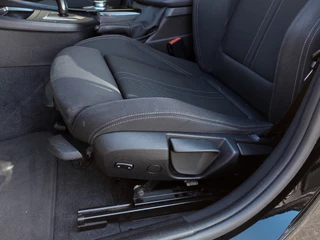 BMW 1 Serie 118i 136pk Automaat Executive Sport-Line | Origineel NL | Navi | Clima | Cruise | Bluetooth Carkit+Streaming | Led Koplampen | Licht+Regensensor | Pdc | Mistlampen | Privacy Glass | 16''lm - afbeelding nr 27