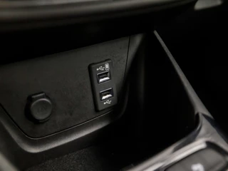 Opel Crossland X Opel Crossland X 1.2 Turbo Innovation Sport 131Pk (APPLE CARPLAY, GROOT NAVI, CLIMATE, KEYLESS, LM VELGEN, LEDER, SPORTSTOELEN, TREKHAAK, CRUISE, PARKEERSENSOREN, NIEUWE APK, NIEUWSTAAT) - afbeelding nr 24