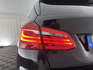 BMW 2 Serie BMW 2 Serie Active Tourer 225xe iPerformance Centennial High Executive Aut. *PANO | HEAD-UP | FULL-LEATHER | FULL-LED | HARMAN/KARDON | KEYLESS | NAVI-FULLMAP | ECC | PDC | CRUISE | 18''ALU* - afbeelding nr 27