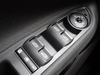 Ford C-MAX Ford C-MAX 1.0 125pk Titanium met Navi, Camera en Trekhaak - afbeelding nr 13