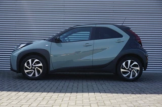 Toyota Aygo Toyota Aygo X 72PK Pulse AUTOMAAT CARPLAY | STOELVERW. | CAMERA | ADAPTIVE! - afbeelding nr 2