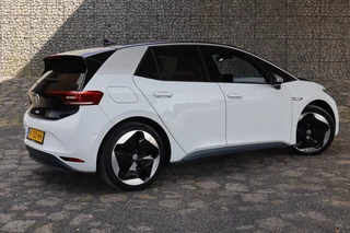 Volkswagen ID.3 Volkswagen ID.3 First Max 58 kWh | Geen import | Panoramadak | Massage - afbeelding nr 4