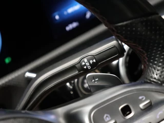Mercedes-Benz A-Klasse Mercedes-Benz A-Klasse 180 AMG Sport [SCHUIFKANTELDAK, APPLE CARPLAY, ANDROID, HALF LEDER, CAMERA, STOELVERWARMING, PDC V+A, CRUISE, NIEUWSTAAT] - afbeelding nr 15