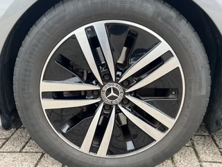 Mercedes-Benz CLA Navigatie Trekhaak Panoramadak Elek. Stoelen Leer Stoelverwarming DAB Keyless Getint Glas  NL Auto BTW - afbeelding nr 45