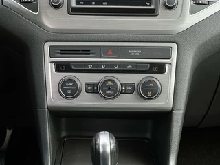 Volkswagen Golf Sportsvan Volkswagen Golf Sportsvan 1.0 TSI Connected Series, NL AUTO, NAP, ECC-AIRCO, NAVI, DODEHOEK, CRUISE, CAMERA, PARKEERSENSOREN, TREKHAAK, LICHTMETAAL 16