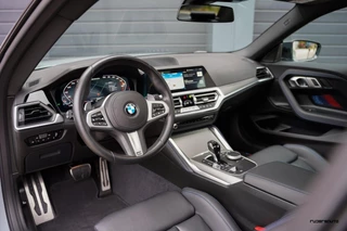 BMW 2 Serie BMW 2-serie Coupé M240i xDrive | Schuifdak | M-sportstoelen | M Perf | HUD | Active cruise | Eibach | Rijdersauto Edition - afbeelding nr 19