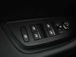 Peugeot 508 Peugeot 508 1.6 HYbrid Allure | Stoelverwarming |  Focal Sound | Adaptive cruise | Camera | Carplay | Full LED | Keyless | Navigatie | Half leder | PHEV - afbeelding nr 32