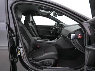 Jaguar XE Jaguar XE 2.0 D R-Sport-Pack Aut. *LEATHER-MICROFIBRE | BI-XENON | NAVI-FULLMAP | MERIDIAN-SOUND | HEATED-SPORTSEATS | CAMERA | ECC | KEYLESS | PDC | SHIFT-PADDLES | LANE-ASSIST | CRUISE | 17''ALU* - afbeelding nr 11