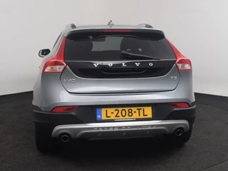 Volvo V40 Volvo V40 Cross Country 1.5 T3 Summum | Leder • Standkachel • Keyless • Goed onderhouden - afbeelding nr 4
