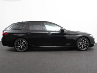 BMW 5 Serie BMW 5-serie Touring 530e M Sport PHEV AUTOMAAT 292PK Climate control Adaptieve cruise control Keyless Parkeersensoren Achteruitrijcamera Panoramadak LED Verwarmde voorstoelen Trekhaak Apple Carplay/ Android Auto - afbeelding nr 8