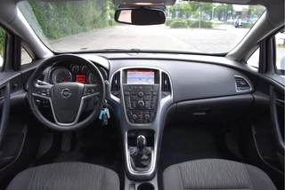 Opel Astra Opel Astra 1.4 Turbo Blitz | NL-Auto | Nav | Cruise Contr | Bluetooth | Trekhaak | 4-Seasons | NAP | Netjes - afbeelding nr 11