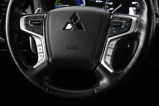 Mitsubishi Outlander Mitsubishi Outlander 2.4 PHEV Intense+ | Schuifdak | Leder | Stoel & stuurverwarming | 360 camera | Navigatie | Carplay | Full LED | Standkachel - afbeelding nr 11