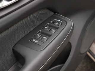 Volvo V60 Volvo V60 T6 PLUG-IN HYBRID LONG RANGE ULTIMATE DARK 19INCH FULL-LED H/K A - afbeelding nr 11