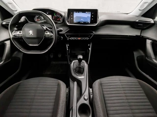 Peugeot 2008 Peugeot 2008 1.2 PureTech Sport (APPLE CARPLAY, GROOT NAVI, 360 CAMERA, STOELVERWARMING, LANE ASSIST, SPORTSTOELEN, LED KOPLAMPEN, CRUISE, NIEUWE APK, NIEUWSTAAT) - afbeelding nr 6